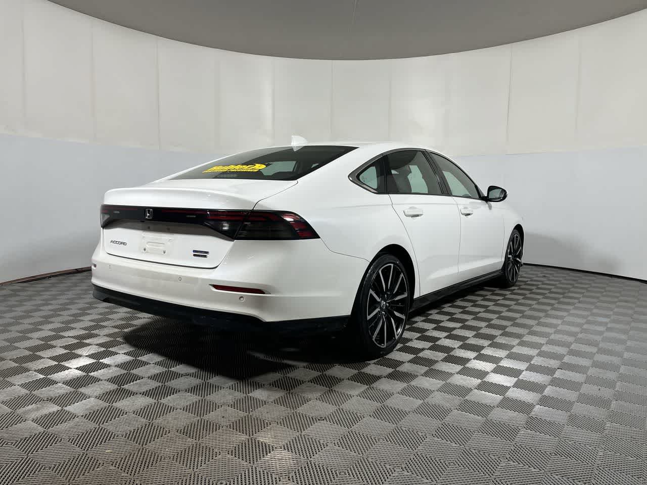 Used 2023 Honda Accord Touring image 8