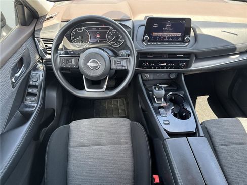 Used 2023 Nissan Rogue SV image 14