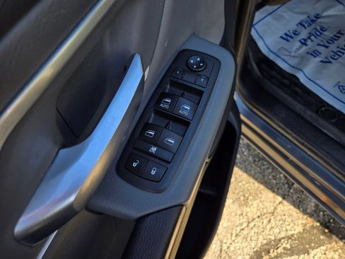 Used 2019 RAM 1500 Big Horn AWD/4WD image 12