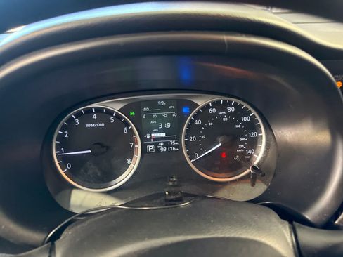 Used 2019 Nissan Kicks S FWD image 19