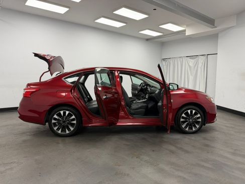 Used 2019 Nissan Sentra SR w/ Premium Package (SR) FWD image 24