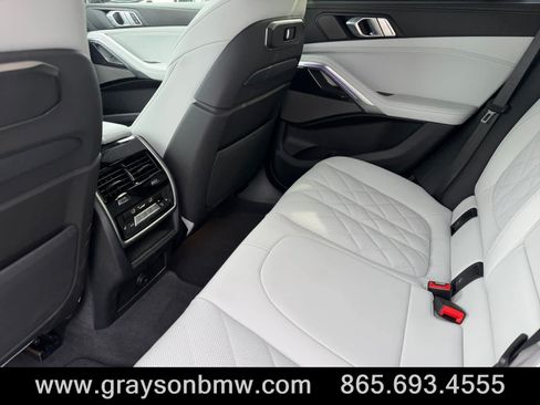 Used 2027 BMW X6 M60i AWD/4WD image 17