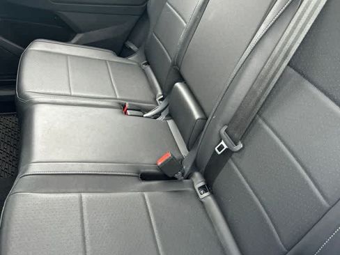 Used 2020 Volkswagen Tiguan SEL FWD image 5