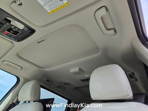 New 2026 Kia Carnival SX Prestige image 9