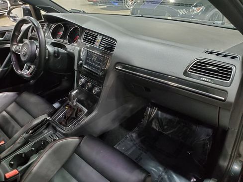 Used 2017 Volkswagen GTI SE image 14