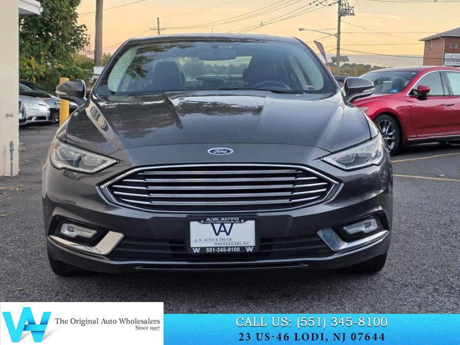 Used 2017 Ford Fusion SE w/ Fusion SE Technology Package AWD/4WD image 2