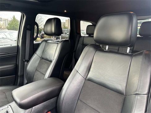 Certified 2022 Jeep Grand Cherokee Laredo X image 20