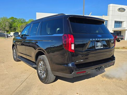Used 2025 Ford Expedition Active image 3