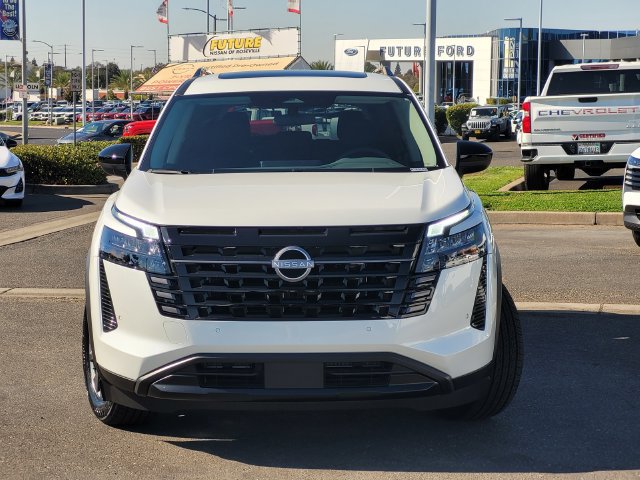New 2026 Nissan Pathfinder SV w/ SV Premium Package AWD/4WD image 2