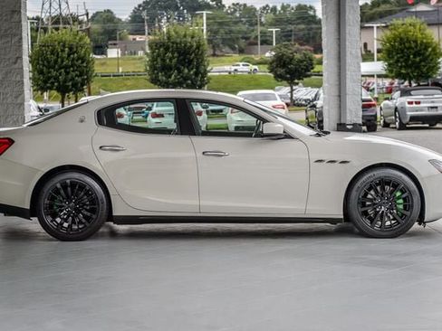 Used 2016 Maserati Ghibli RWD image 52