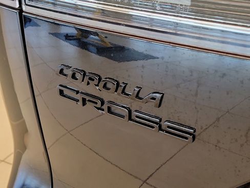 Used 2024 Toyota Corolla Cross XSE w/ Convenience Package image 8