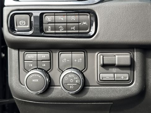 New 2026 GMC Yukon Elevation w/ Elevation Premium Package image 19