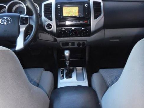 Used 2015 Toyota Tacoma 4x4 Double Cab w/ TRD Sport Package image 7