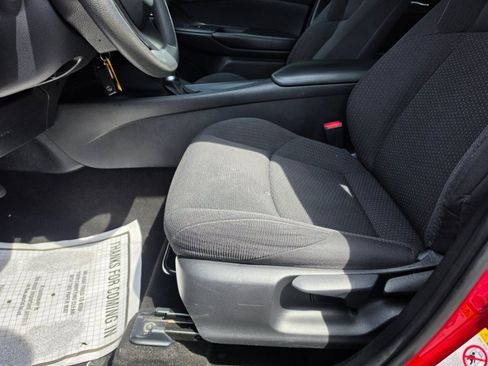 Used 2019 Toyota C-HR LE FWD image 22