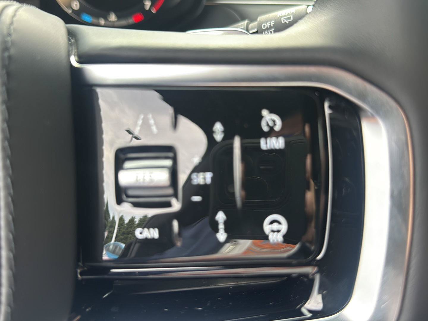 New 2027 Land Rover Range Rover Sport SE AWD/4WD image 31