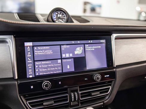 Used 2023 Porsche Macan S image 28