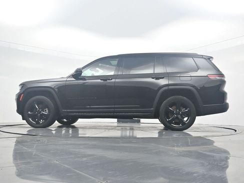 Used 2023 Jeep Grand Cherokee L Laredo AWD/4WD image 32
