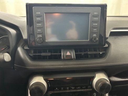 Used 2019 Toyota RAV4 LE w/ All Weather Liner Package AWD/4WD image 19