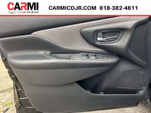 Used 2021 Nissan Murano SV FWD image 11