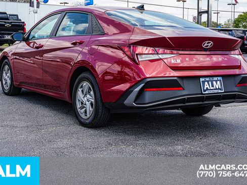 Used 2025 Hyundai Elantra SE image 8