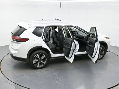 Used 2024 Nissan Rogue SL image 43