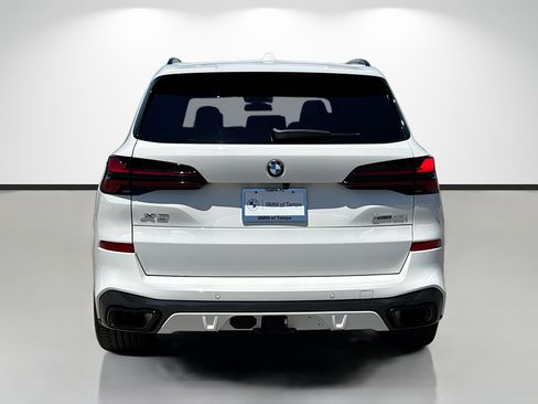 New 2026 BMW X5 xDrive40i w/ M Sport Package AWD/4WD image 4