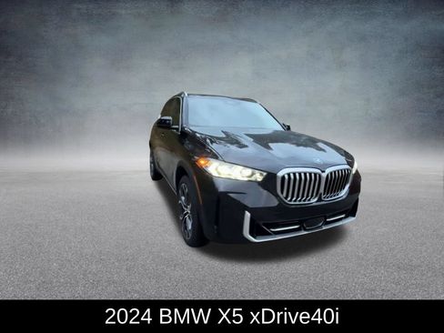 Used 2024 BMW X5 xDrive40i w/ Premium Package AWD/4WD image 3