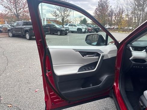 New 2025 Toyota RAV4 XLE image 21