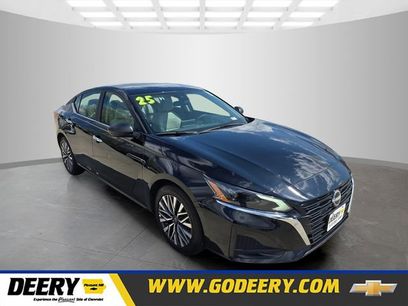Used 2025 Nissan Altima 2.5 SV