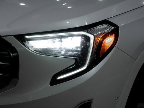 Used 2020 GMC Terrain Denali w/ Denali Premium Package image 8