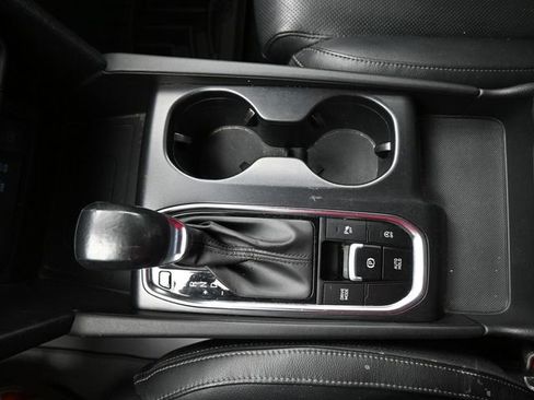 Used 2020 Hyundai Santa Fe SEL w/ Convenience + Premium Package image 33