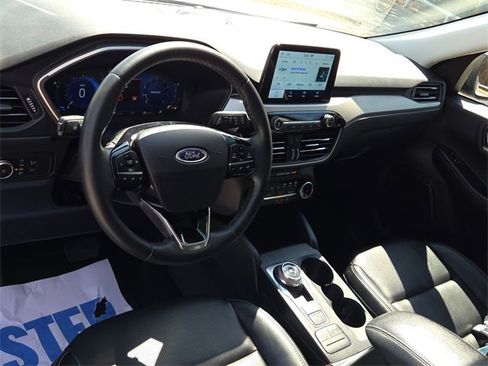 Certified 2022 Ford Escape SEL w/ Technology Package image 16