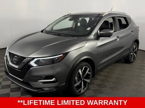 Used 2022 Nissan Rogue Sport SL w/ Premium Package FWD image 3