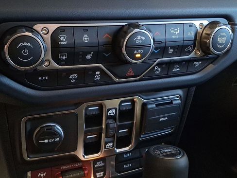 New 2025 Jeep Wrangler Unlimited Rubicon 392 image 12