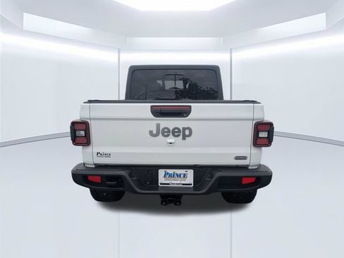 Used 2020 Jeep Gladiator Overland AWD/4WD image 7