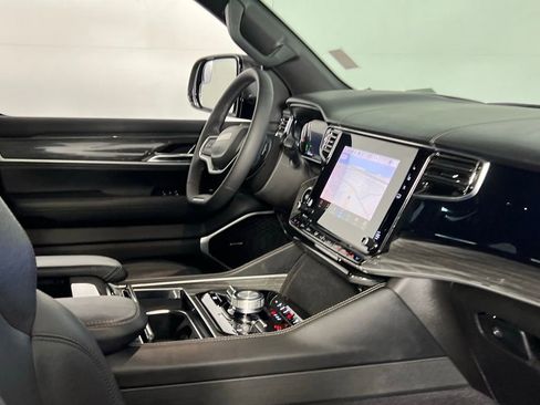 Used 2022 Jeep Wagoneer Series III w/ Convenience Group I image 34