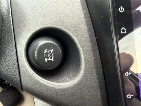 Used 2012 Toyota RAV4 4WD w/ Value Pkg image 19
