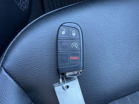 Used 2021 Jeep Compass Latitude image 23