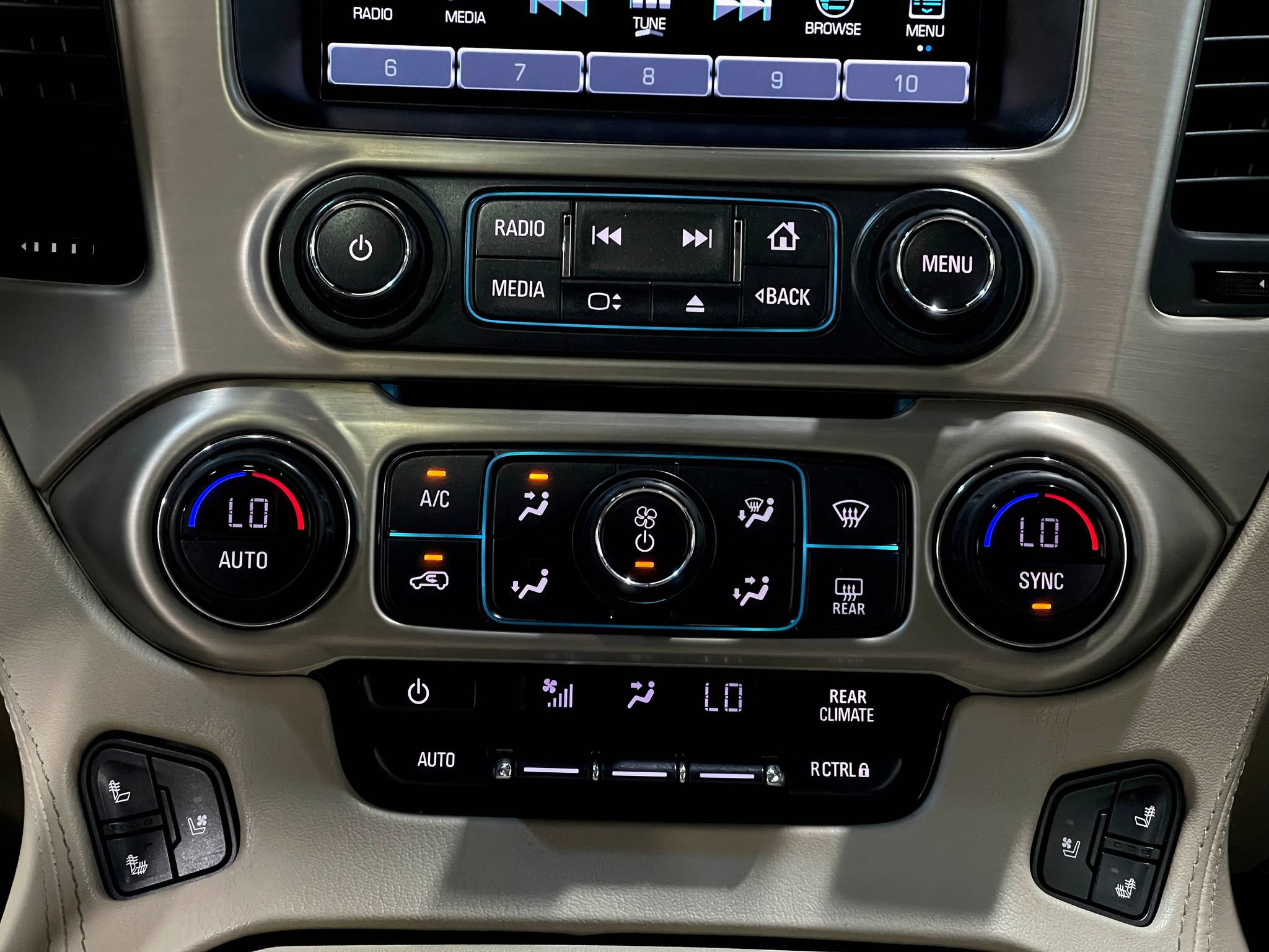 Used 2020 GMC Yukon Denali w/ Denali Premium Package AWD/4WD image 25