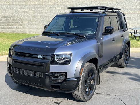 Used 2023 Land Rover Defender 110 X-Dynamic SE AWD/4WD image 1