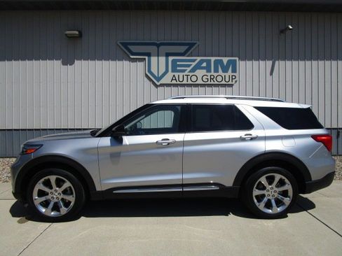 Used 2020 Ford Explorer Platinum AWD/4WD image 4