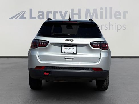 Used 2024 Jeep Compass Trailhawk image 5