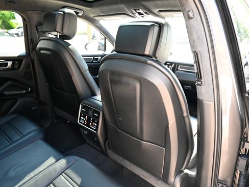 Used 2023 Porsche Cayenne GTS AWD/4WD image 51