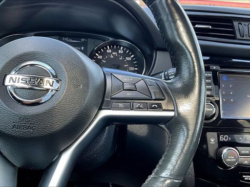 Used 2017 Nissan Rogue SL w/ SL Premium Package FWD image 11