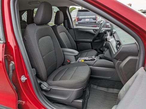 Used 2025 Ford Escape Active w/ Cold Weather Package AWD/4WD image 22