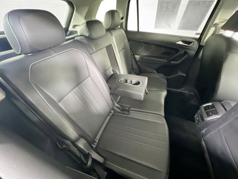 Used 2022 Volkswagen Tiguan SE image 26
