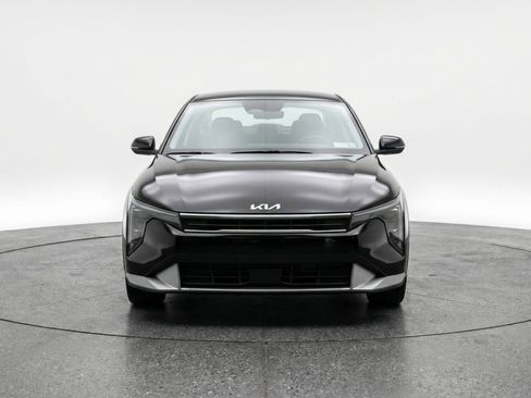 Used 2025 Kia K4 FWD image 2