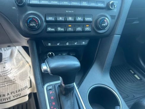 Used 2017 Kia Sportage EX w/ EX Technology Package FWD image 18