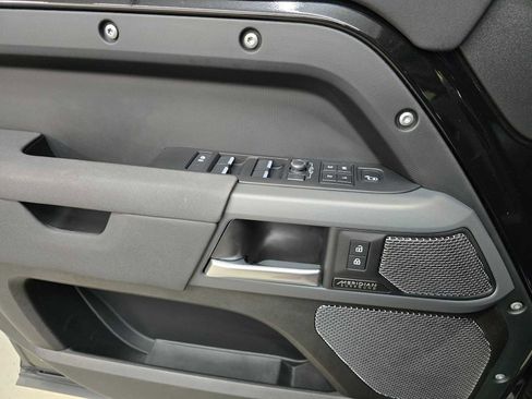 Used 2023 Land Rover Defender 110 X-Dynamic SE image 20