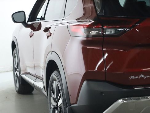 Used 2021 Nissan Rogue Platinum image 42